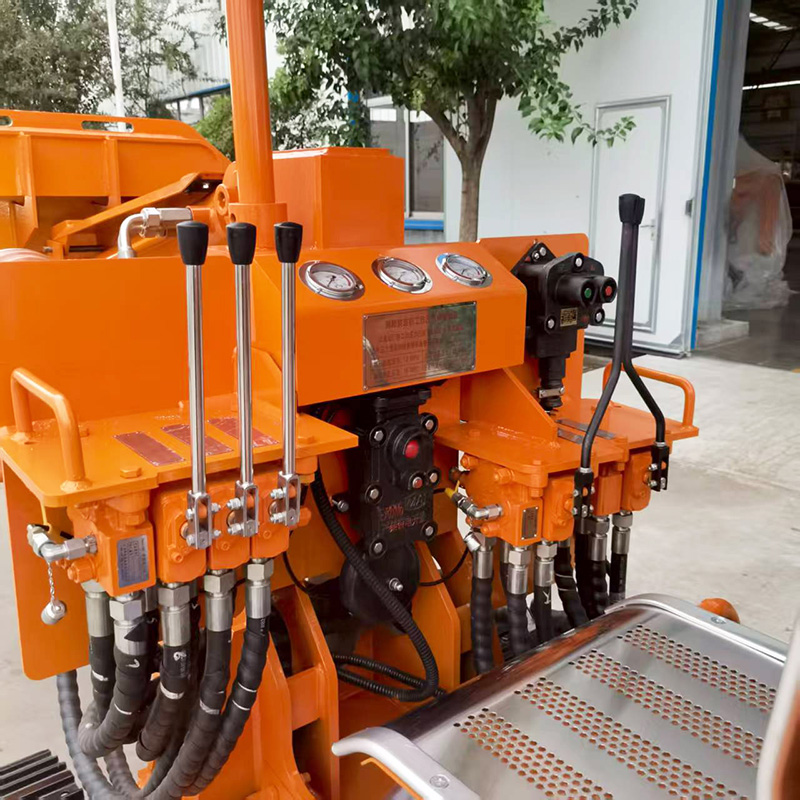 Máy xúc lật đá dỡ hàng bên hông ZCY