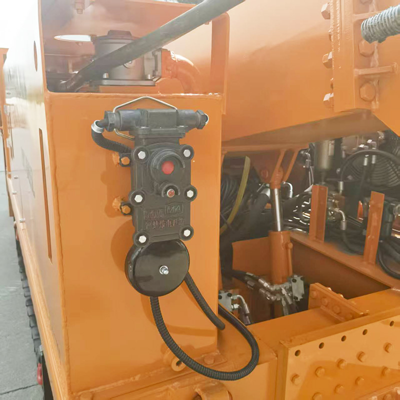 Máy xúc bùn mới