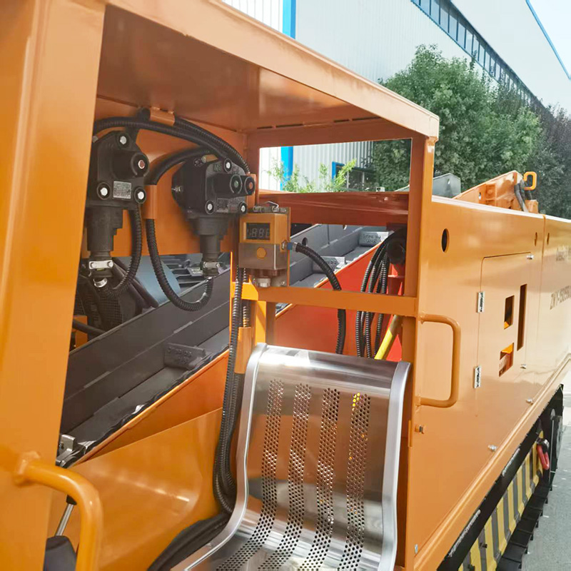 Экскаватор-погрузчик