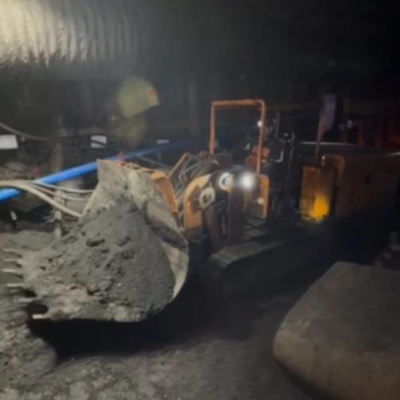 รถตักแบบเทด้านข้าง